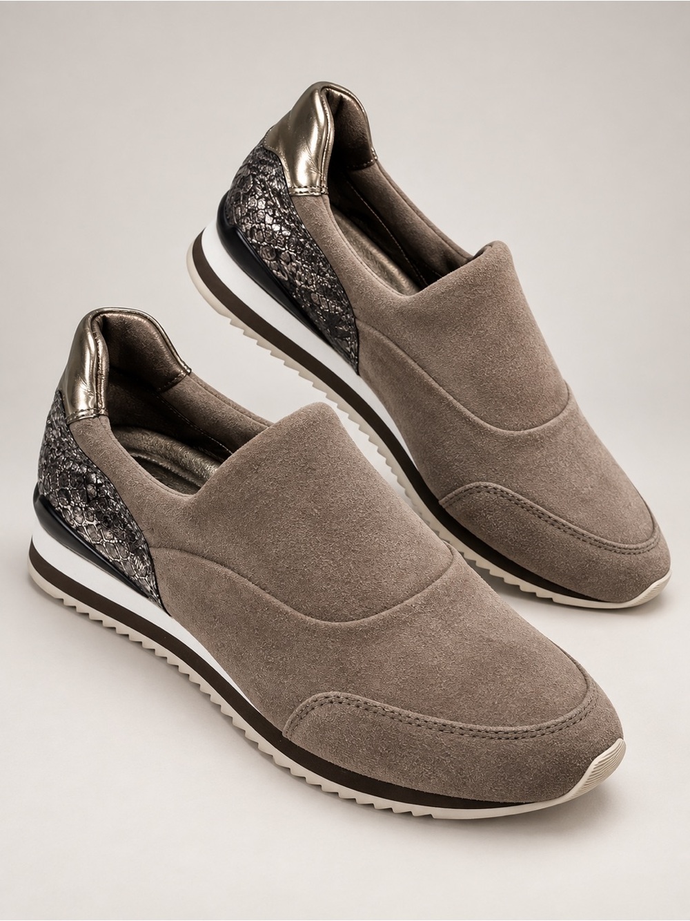 Johnston & Murphy Taupe Suede Slip On Platform Sneakers Metallic Snakeskin 7.5